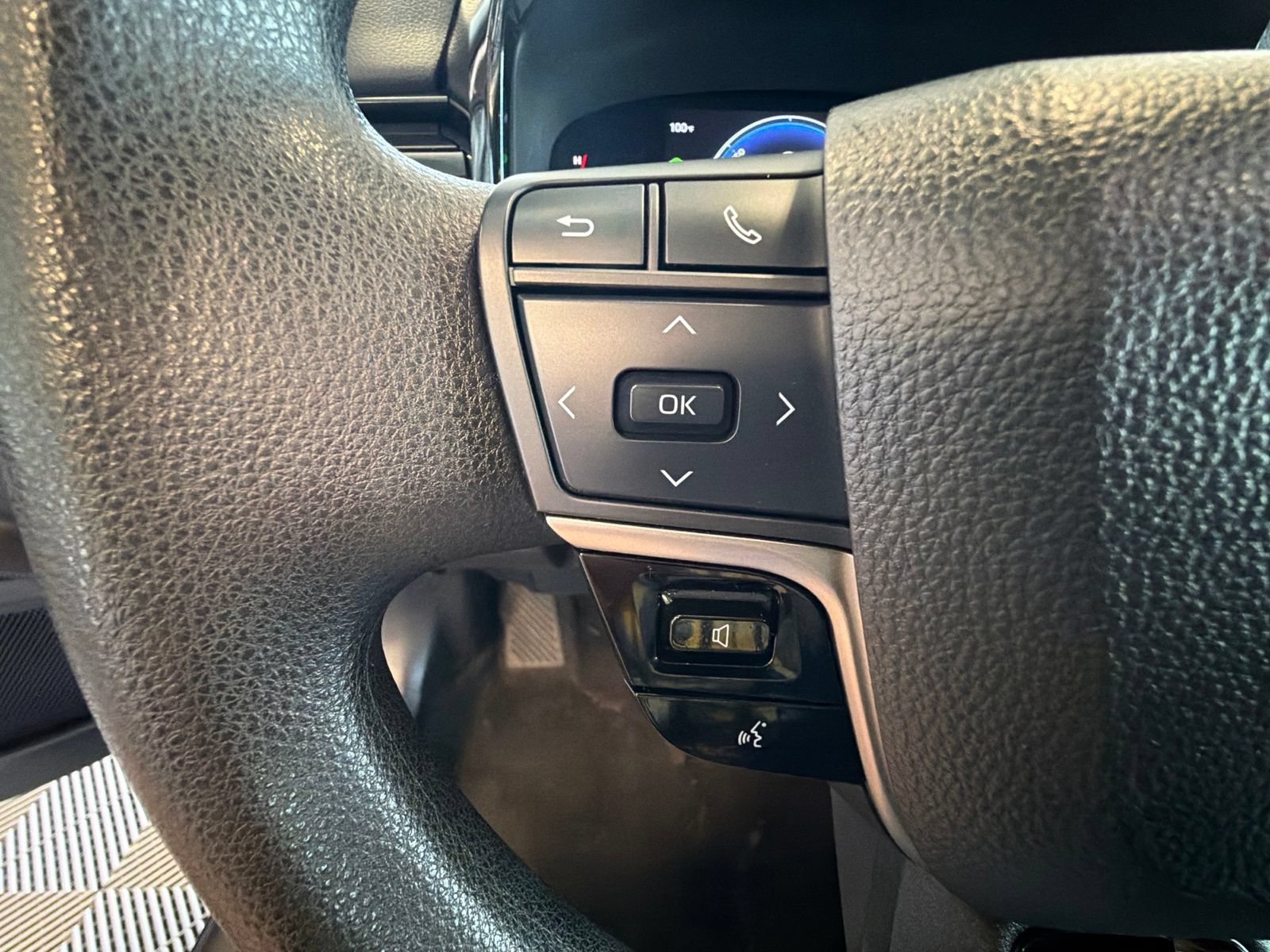 Used 2025 Toyota Camry LE FWD image 17