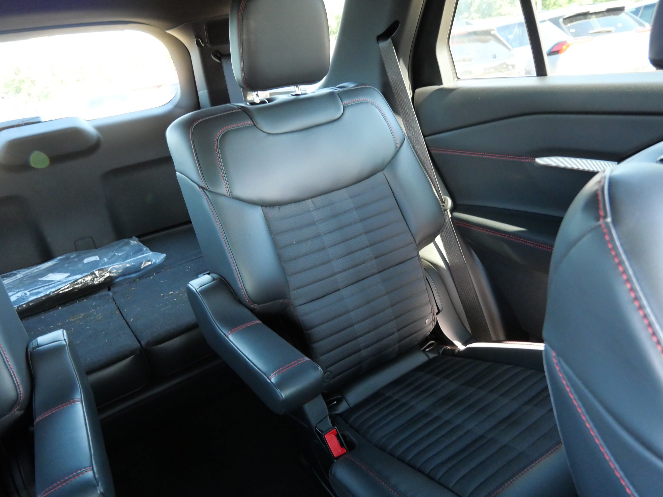 Used 2026 Ford Explorer ST-Line w/ ST-Line Street Pack AWD/4WD image 14