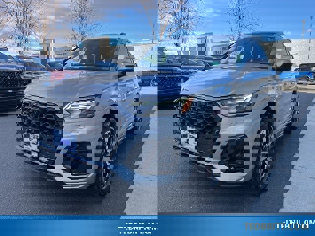 Used 2022 Audi Q5 2.0T Prestige w/ Prestige Package image 3