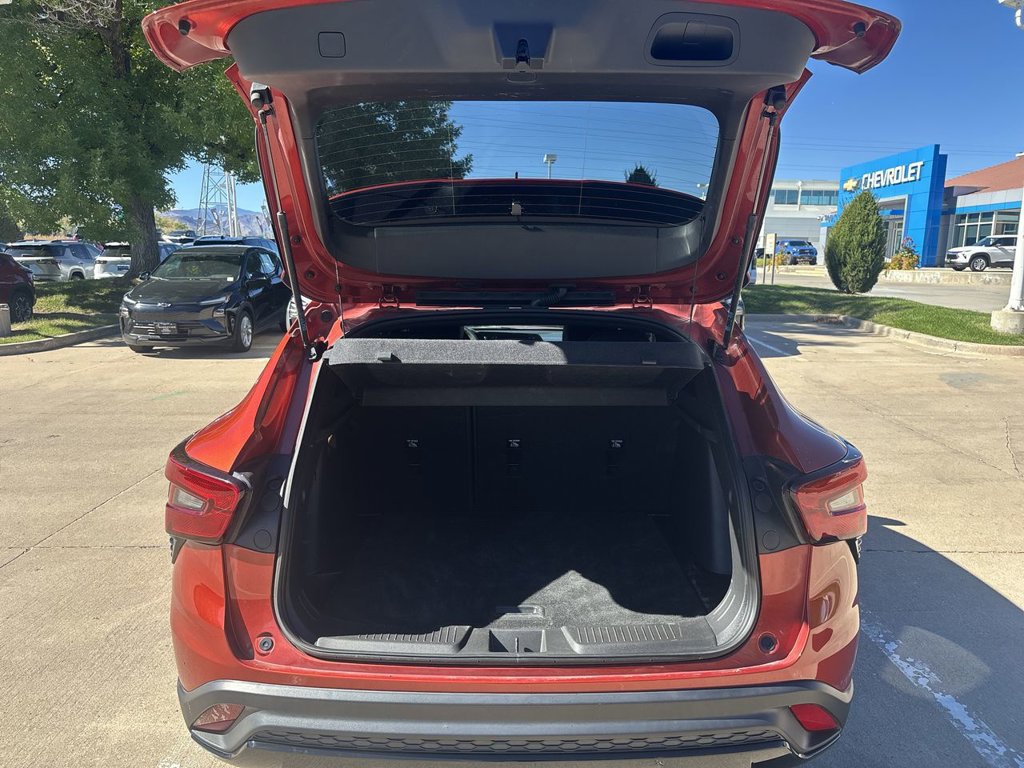 Certified 2024 Chevrolet Trax RS FWD image 31