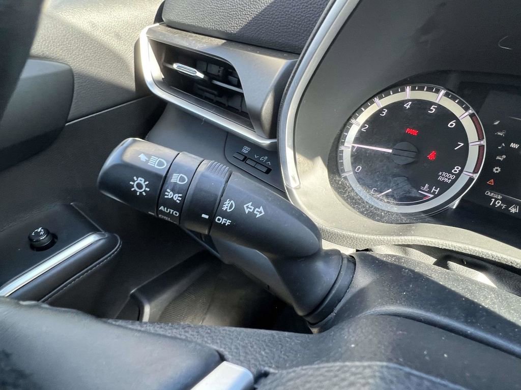 Used 2023 Toyota Highlander XLE image 37