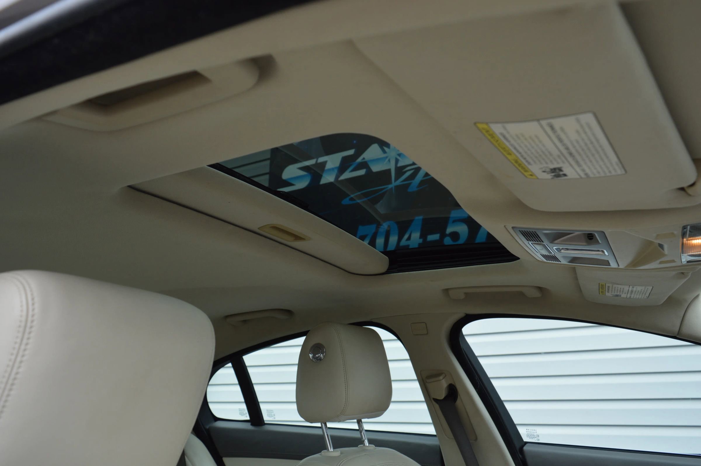 Used 2010 Jaguar XF Premium image 38