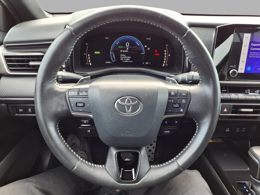 Used 2025 Toyota Camry SE FWD image 15