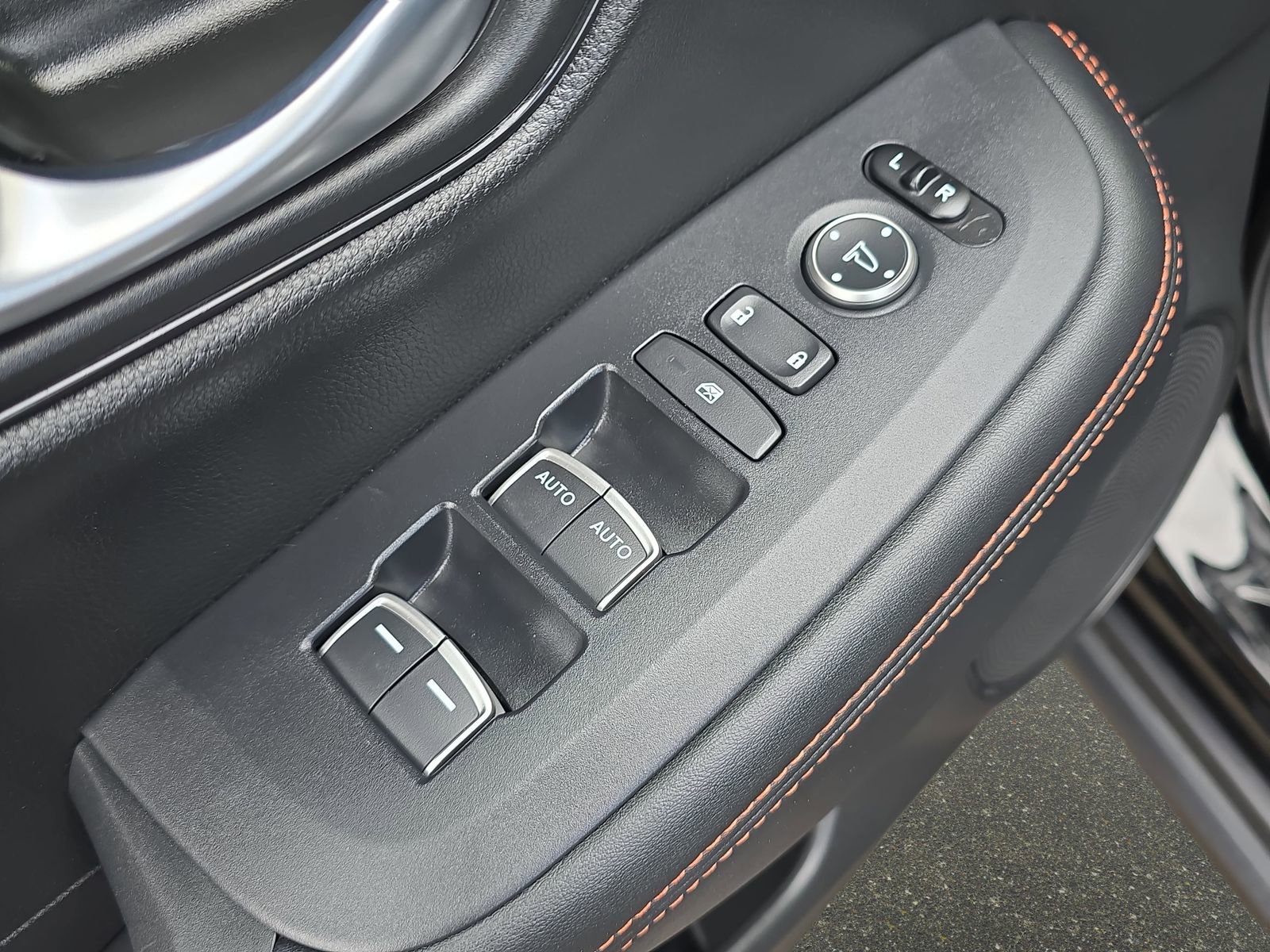 Certified 2025 Honda HR-V Sport image 26