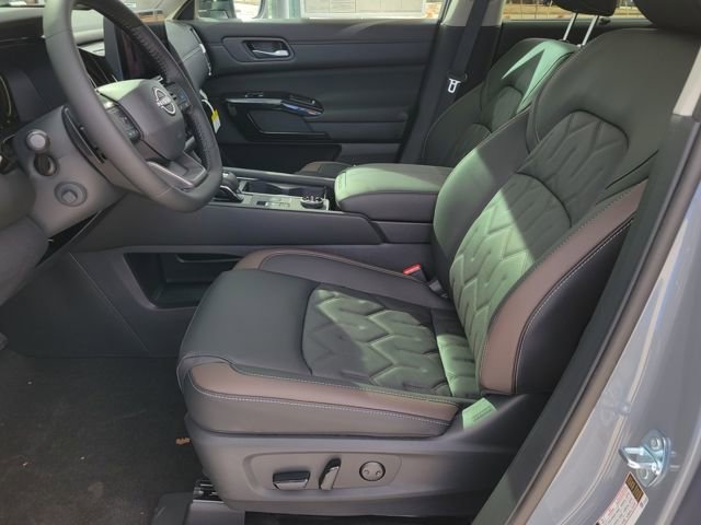 New 2026 Nissan Pathfinder Platinum image 6