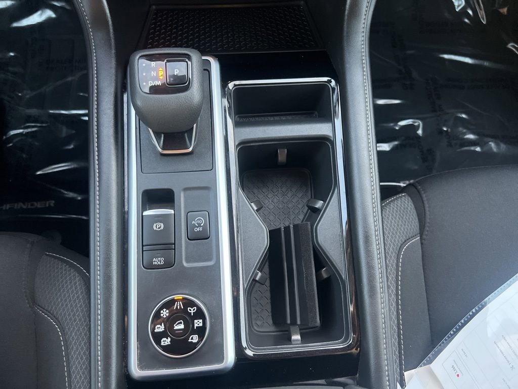 Used 2025 Nissan Pathfinder SV image 52