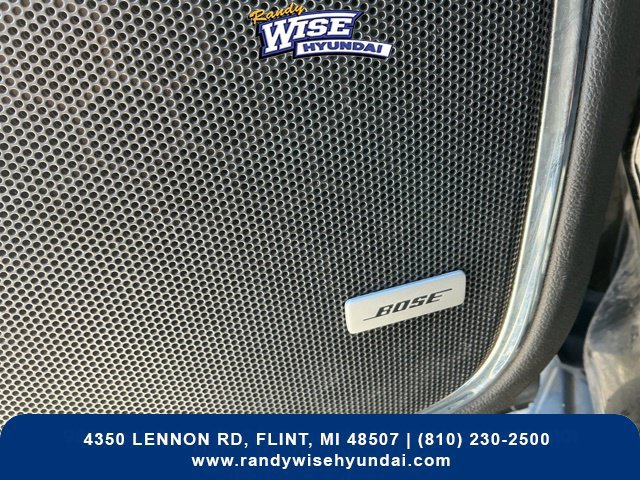 Used 2018 Chevrolet Suburban LT AWD/4WD image 17