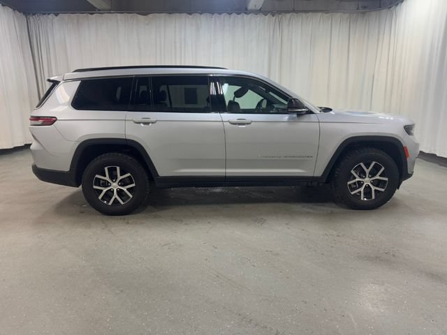 Used 2024 Jeep Grand Cherokee L Limited w/ Luxury Tech Group II AWD/4WD image 3