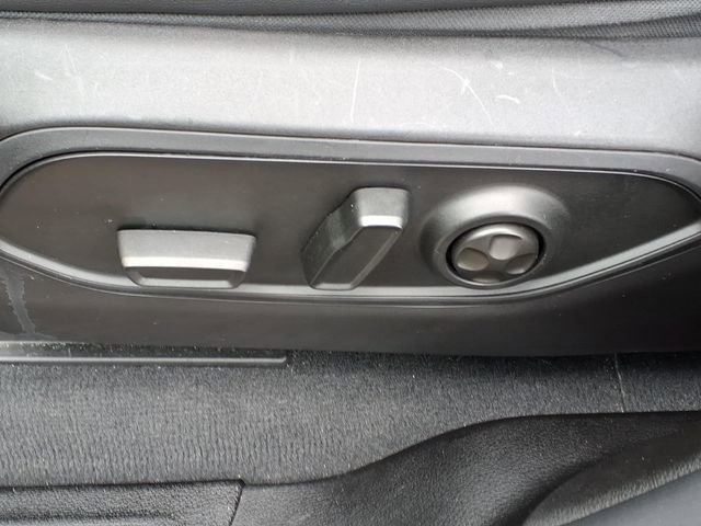 Used 2023 Jeep Grand Cherokee Limited w/ Black Appearance Package AWD/4WD image 18