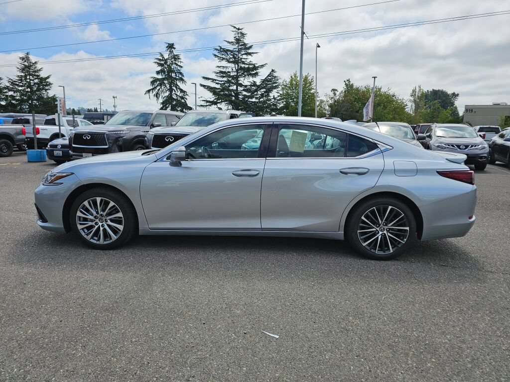 Used 2025 Lexus ES 300h w/ Premium Package FWD image 8