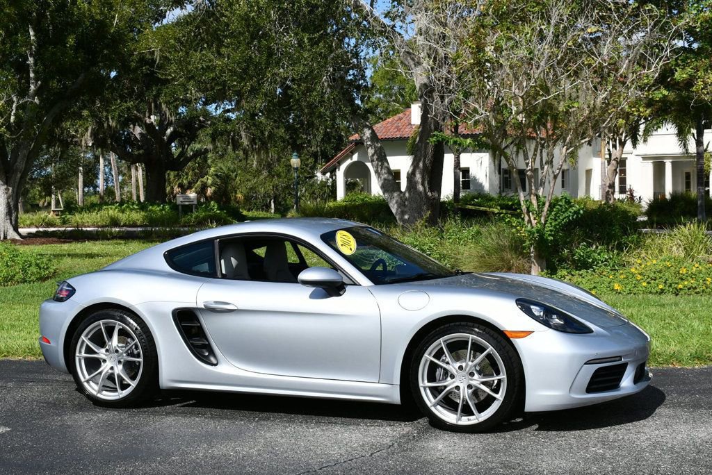 Used 2018 Porsche 718 Cayman RWD image 8