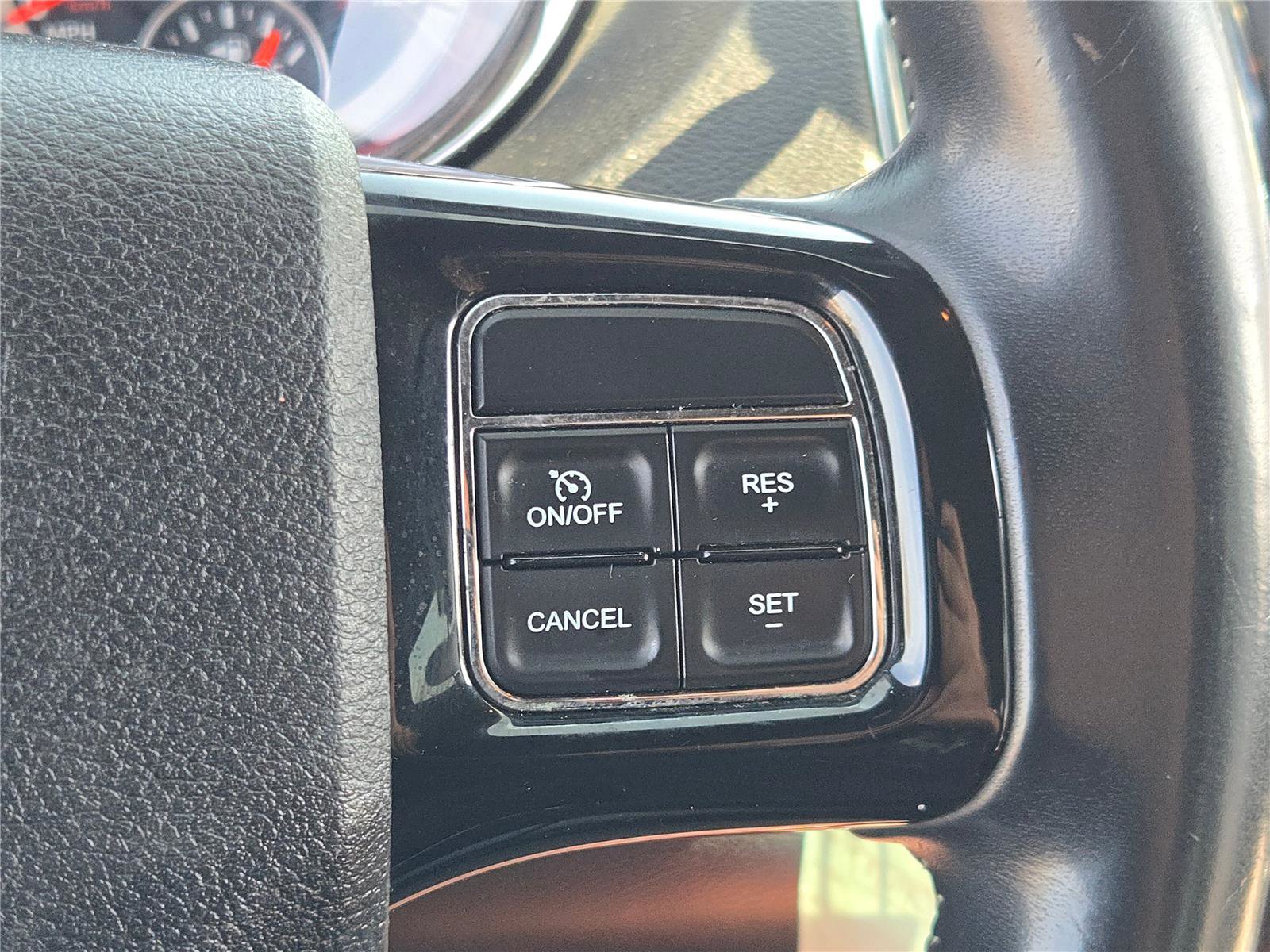 Used 2016 Dodge Grand Caravan SE image 23