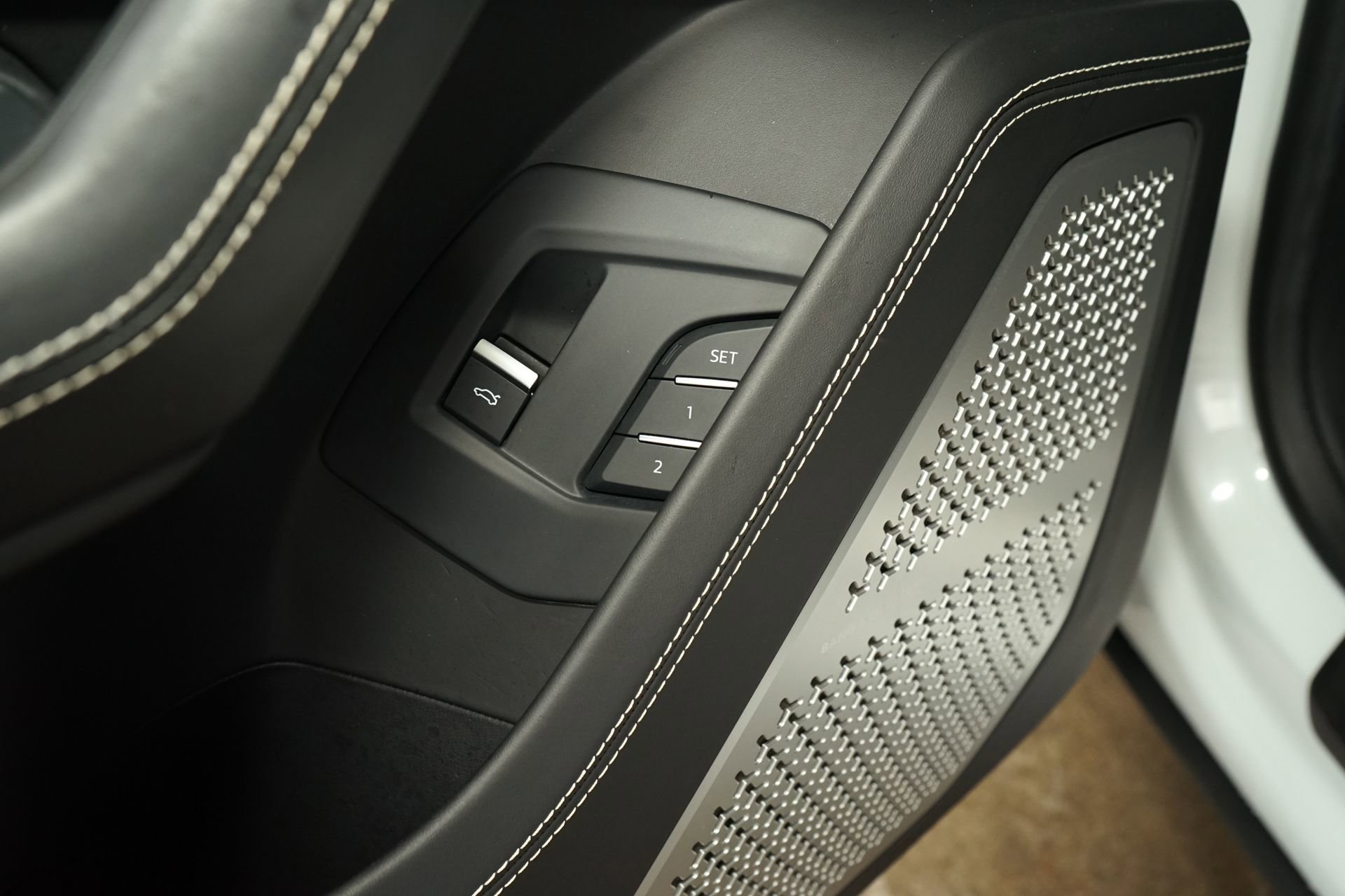 Used 2020 Lamborghini Urus image 32