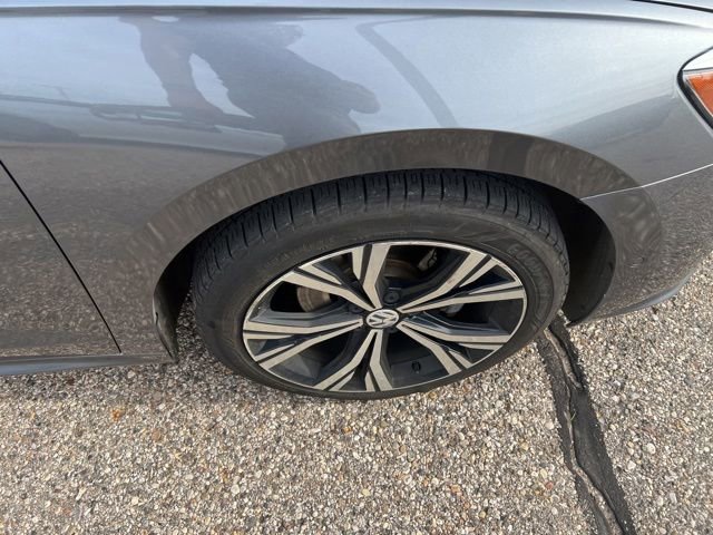 Used 2020 Volkswagen Passat 2.0T SEL FWD image 11