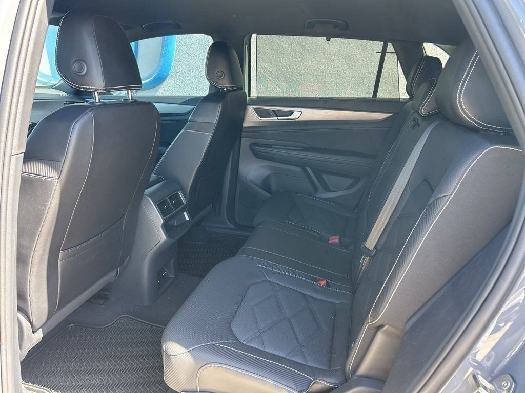 Used 2024 Volkswagen Atlas Cross Sport SE image 9