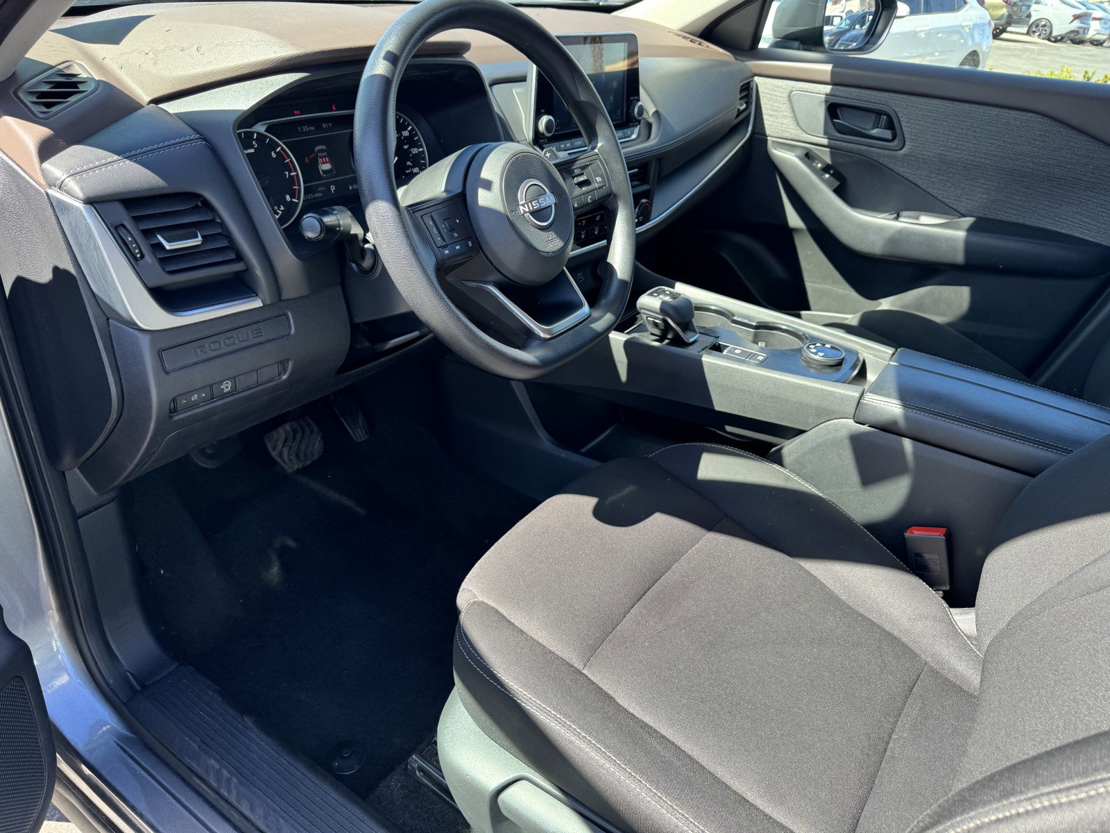 Used 2023 Nissan Rogue S image 19