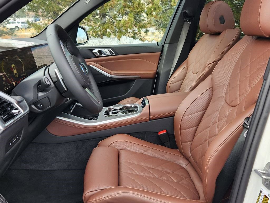 Used 2026 BMW X5 xDrive50e w/ M Sport Package AWD/4WD image 10