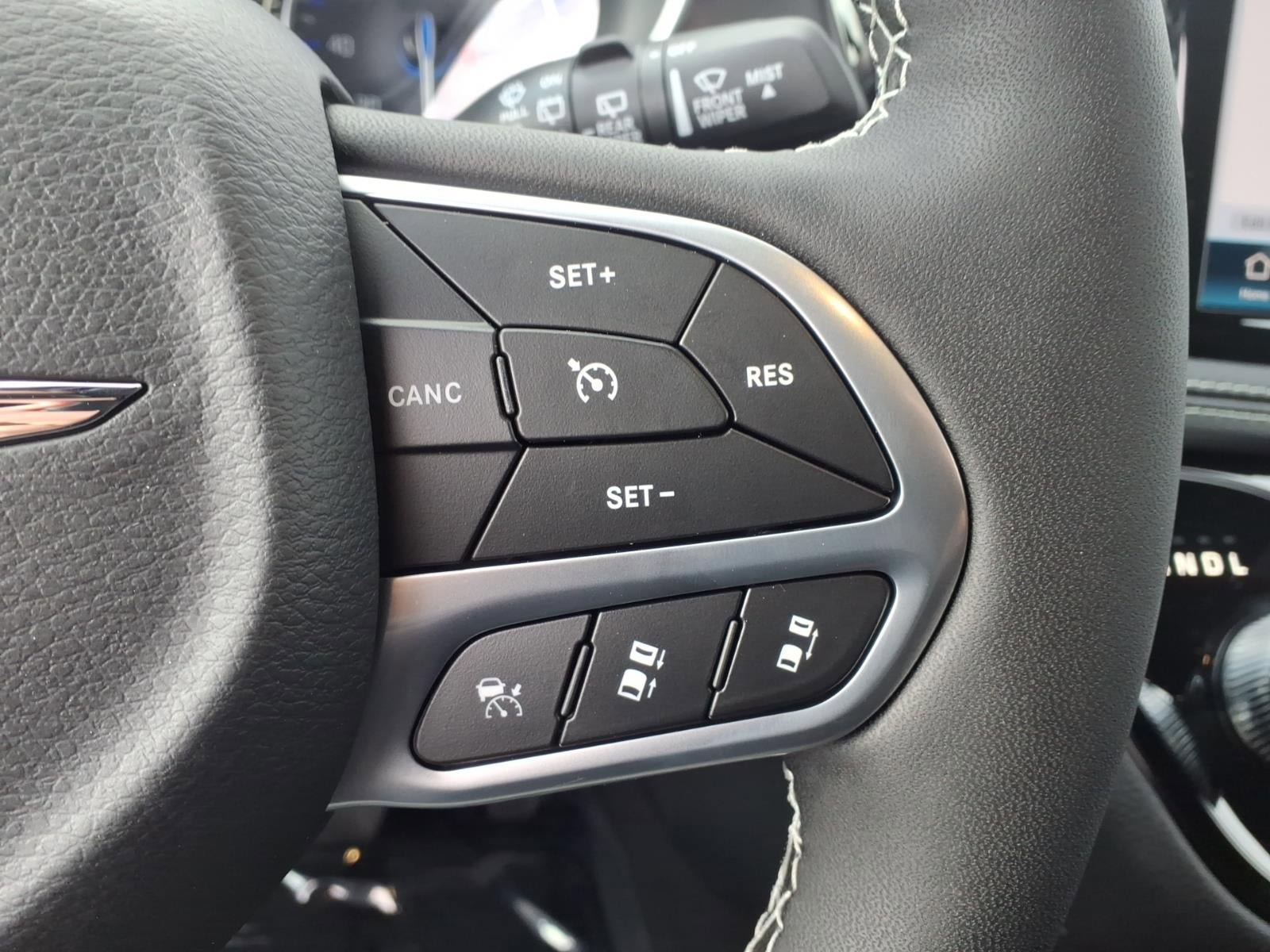 New 2026 Chrysler Pacifica Select FWD image 10