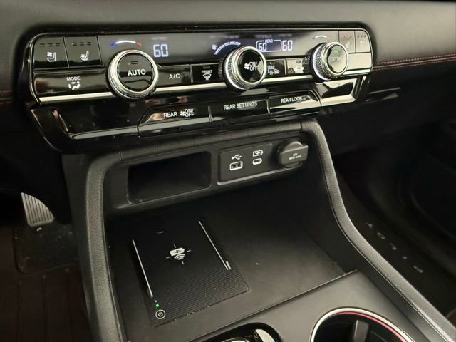 Used 2025 Honda Pilot Black Edition image 22