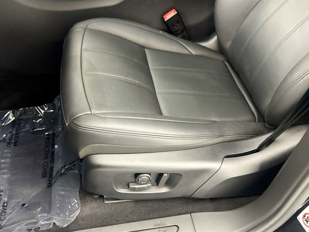 Used 2026 Land Rover Range Rover Evoque S image 19