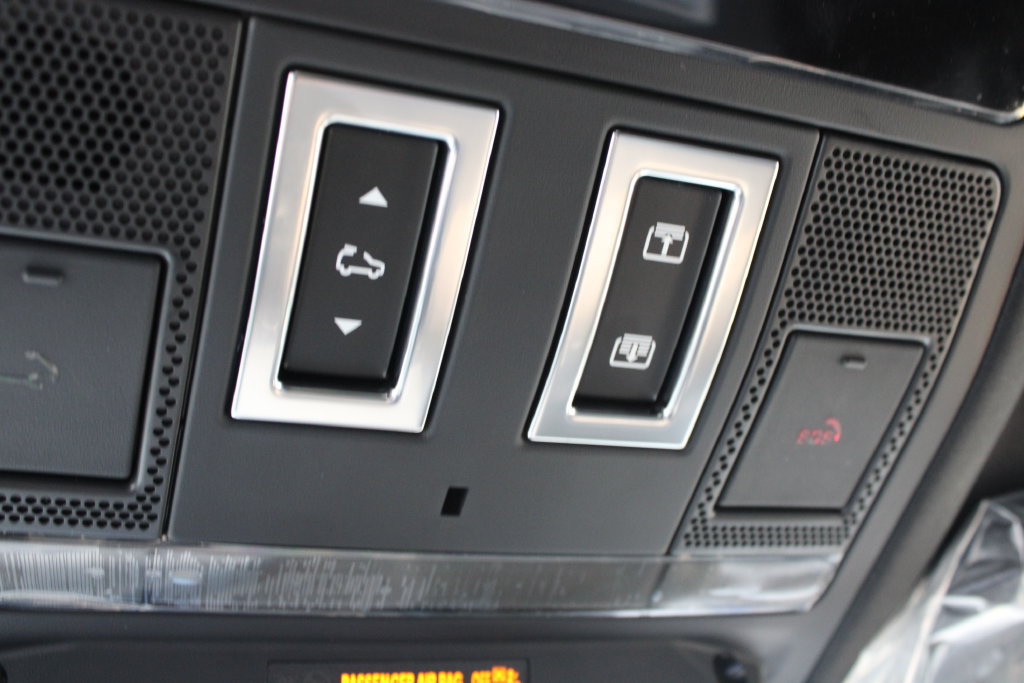 New 2026 Land Rover Defender 110 X-Dynamic SE AWD/4WD image 20
