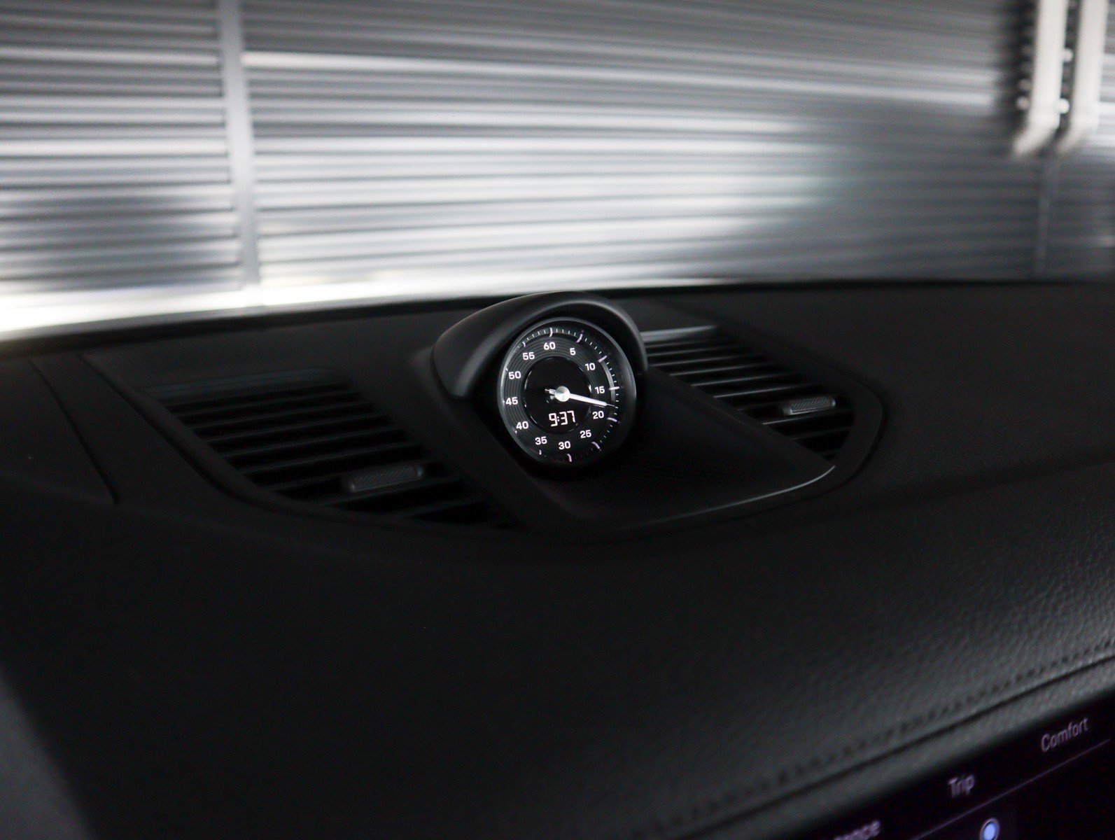 Certified 2025 Porsche Panamera RWD image 21