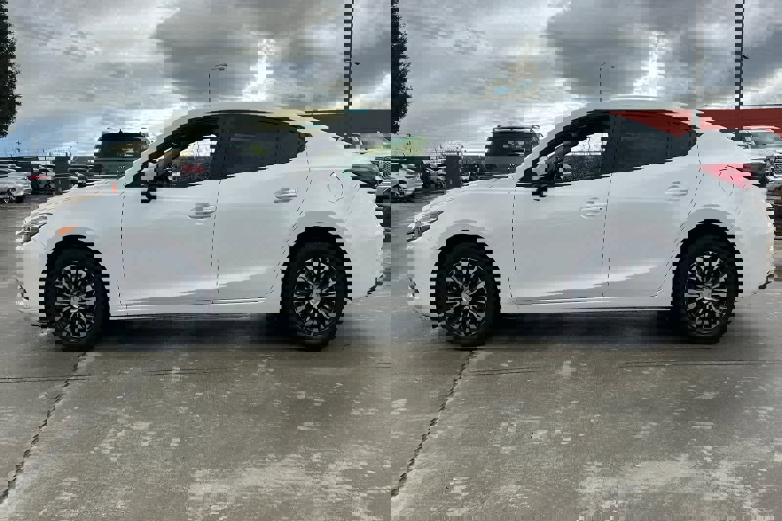 Used 2018 MAZDA MAZDA3 Sport image 6