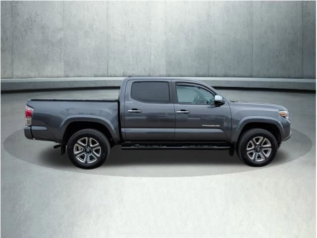 Used 2016 Toyota Tacoma Limited w/ Towing Package image 8