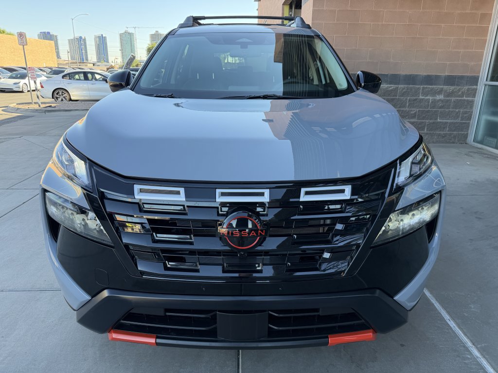 Used 2025 Nissan Rogue SV image 10