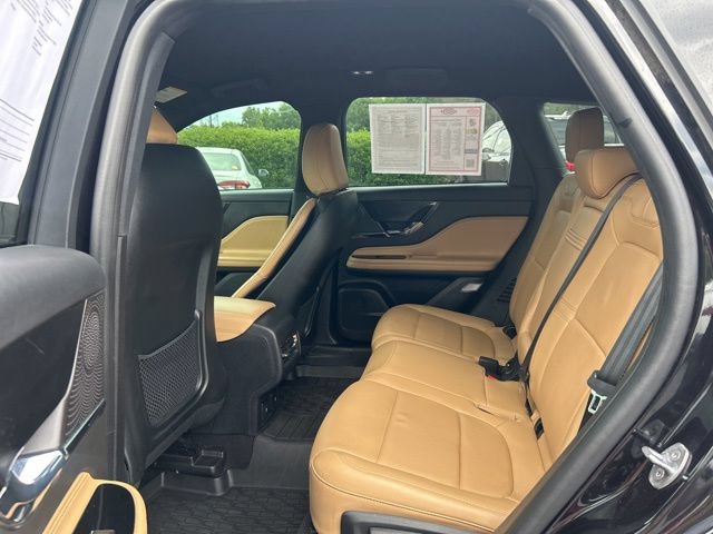 Used 2023 Lincoln Corsair Reserve w/ Jet Appearance Package FWD image 17