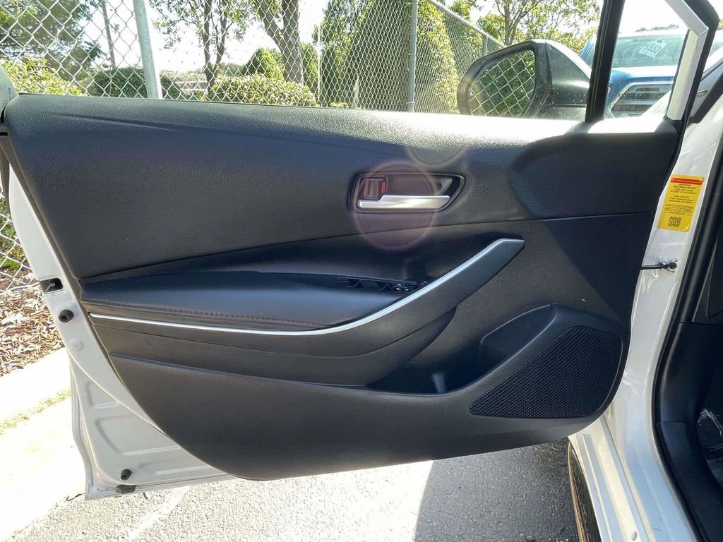 Used 2025 Toyota Corolla SE FWD image 17