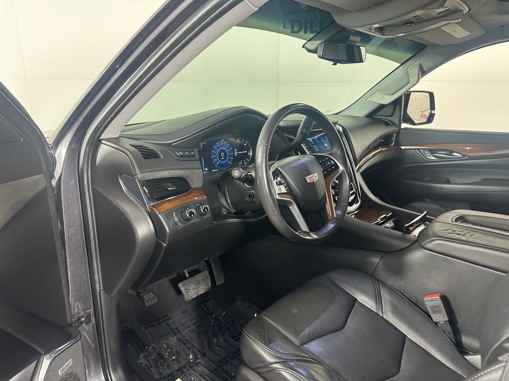 Used 2018 Cadillac Escalade Luxury w/ LPO, Radiant Package AWD/4WD image 19