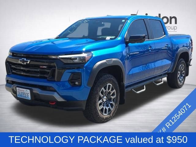 Used 2024 Chevrolet Colorado Z71 w/ Z71 Convenience Package 2 AWD/4WD image 3