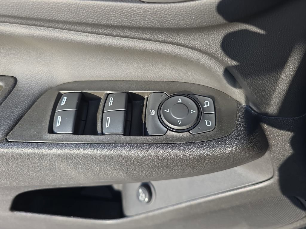 Used 2024 Chevrolet Equinox LT image 29