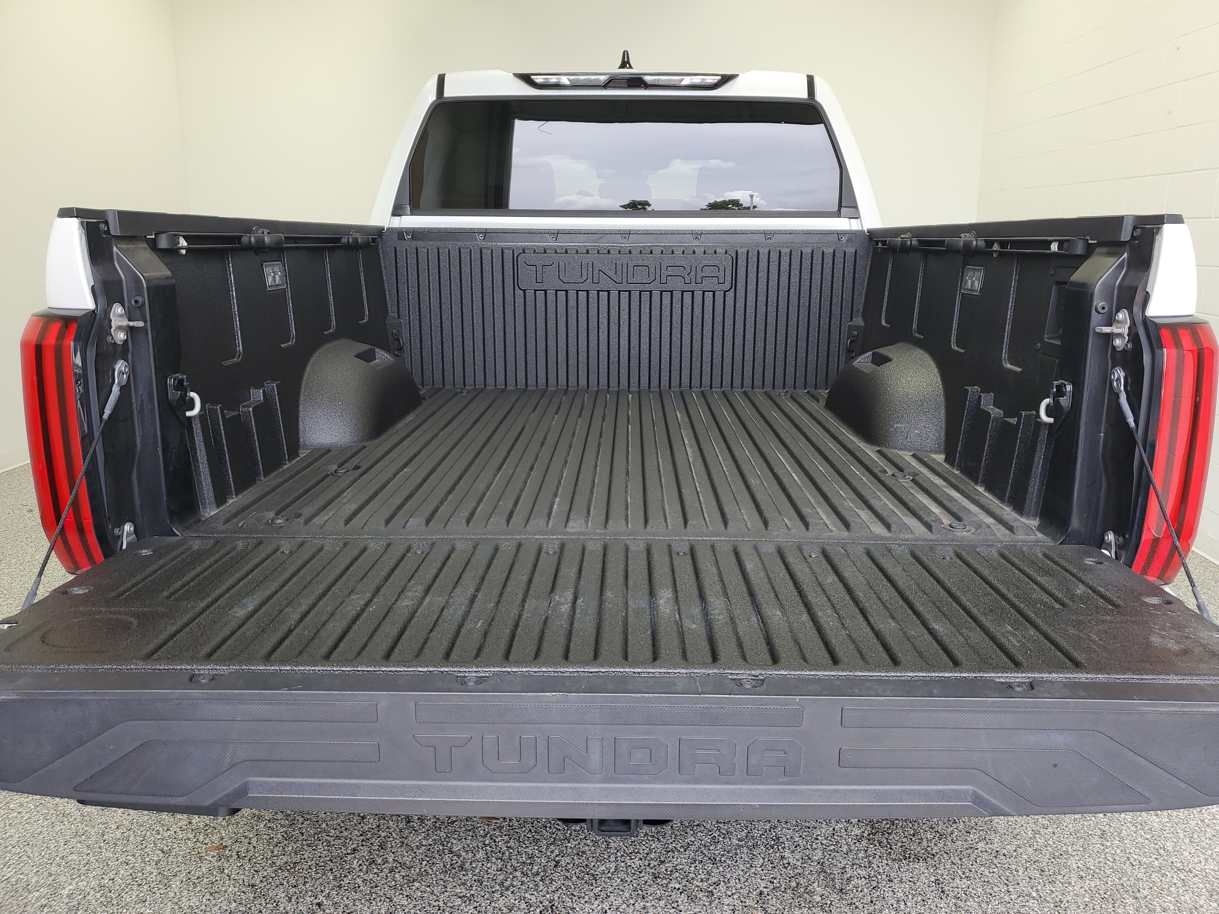 Used 2023 Toyota Tundra Limited w/ Power Package AWD/4WD image 12