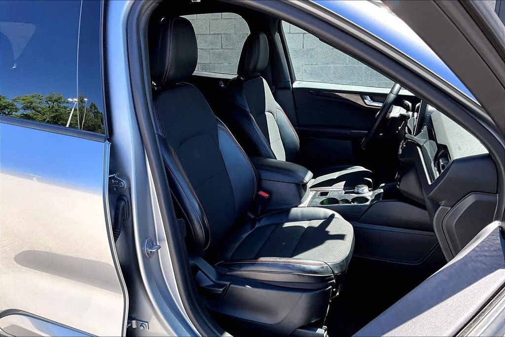Certified 2024 Ford Escape ST-Line w/ Tech Pack #1 AWD/4WD image 7