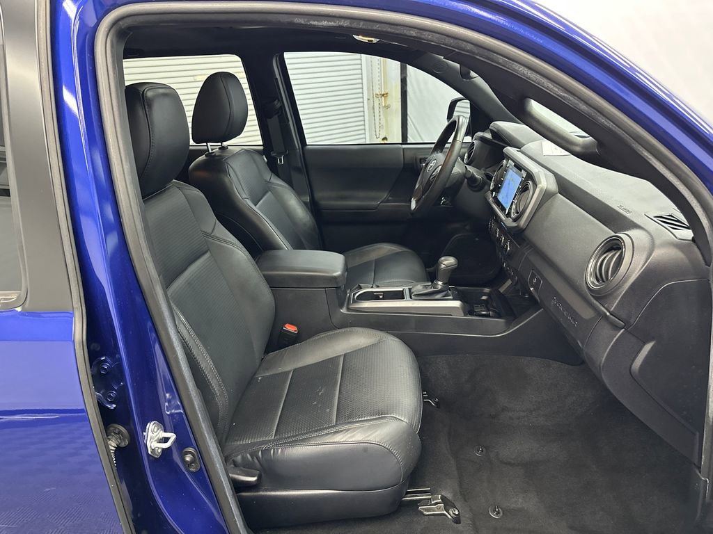 Used 2022 Toyota Tacoma TRD Off-Road w/ TRD Premium Off Road Package image 12