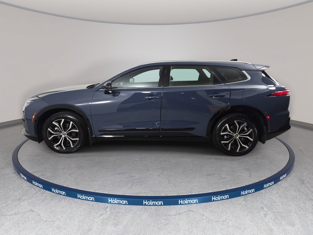Used 2026 Toyota Crown Signia AWD/4WD image 9