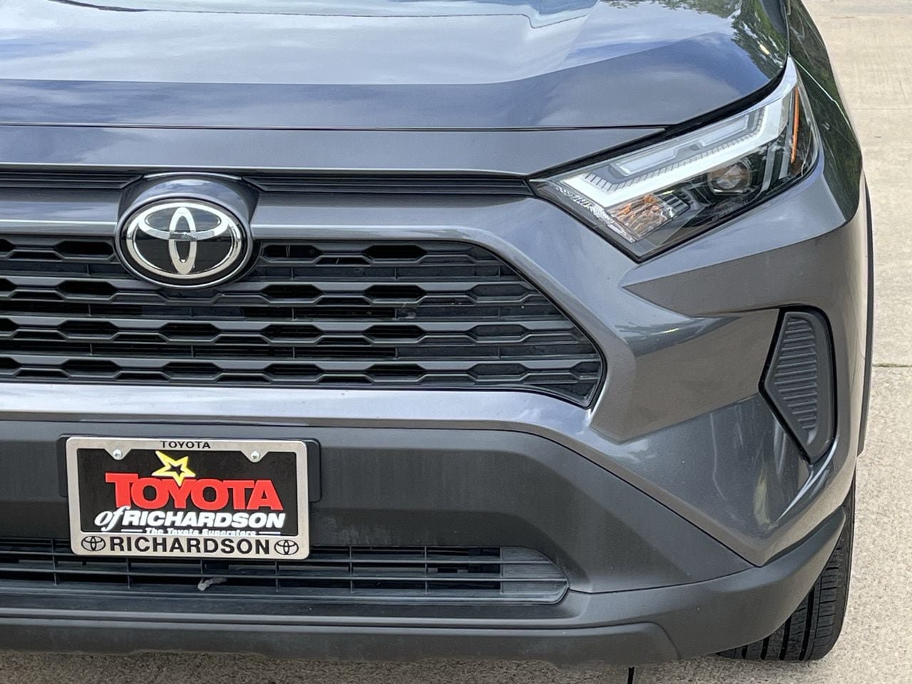 Used 2025 Toyota RAV4 LE AWD/4WD image 8