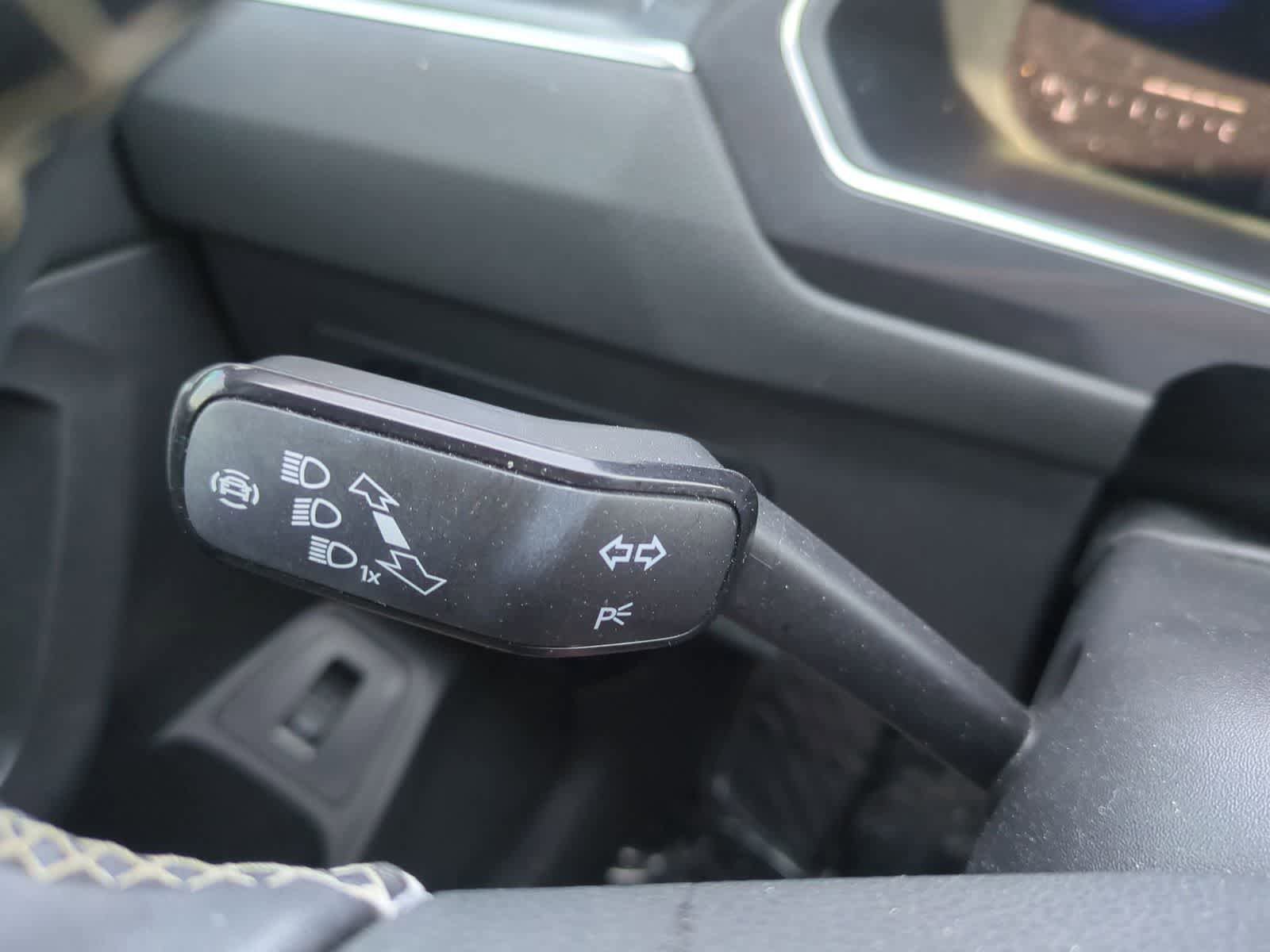 Used 2022 Volkswagen Tiguan SE FWD image 25