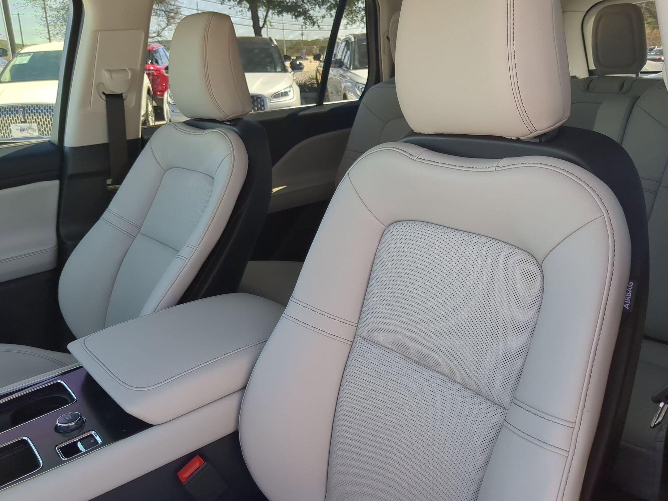 New 2026 Lincoln Aviator 2WD image 10