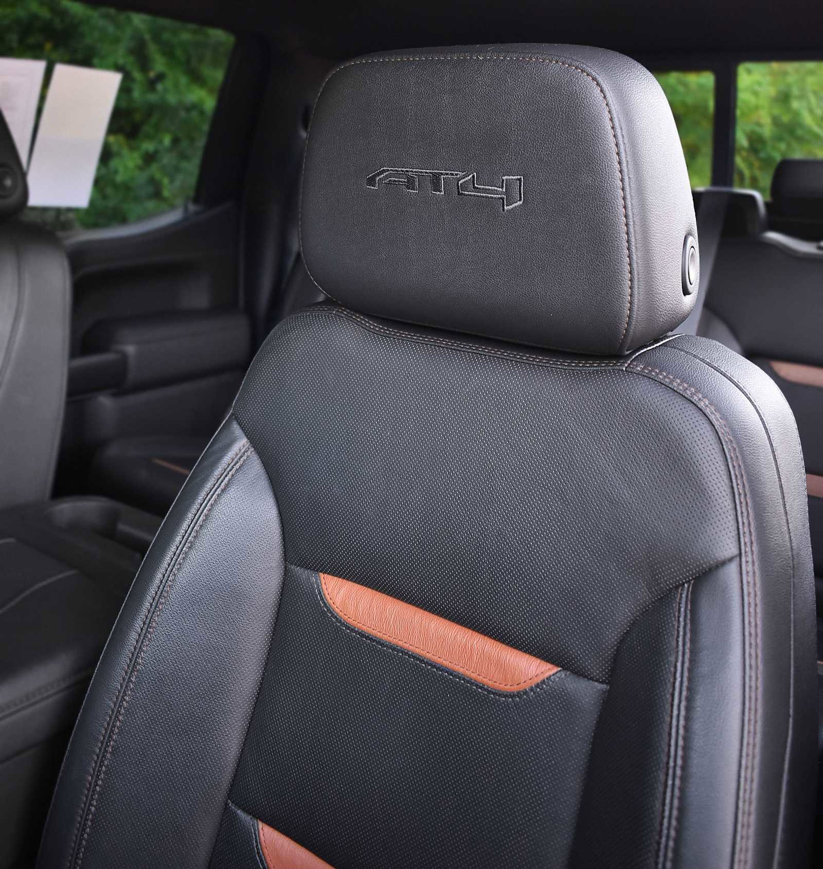 Used 2021 GMC Sierra 1500 AT4 w/ AT4 Premium Package image 11