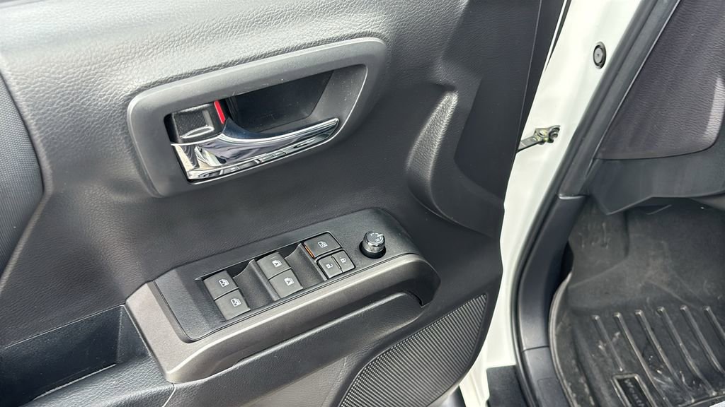 Used 2022 Toyota Tacoma TRD Sport image 14