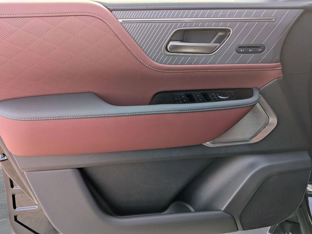 New 2026 INFINITI QX80 Autograph w/ Premium Cargo Package image 14