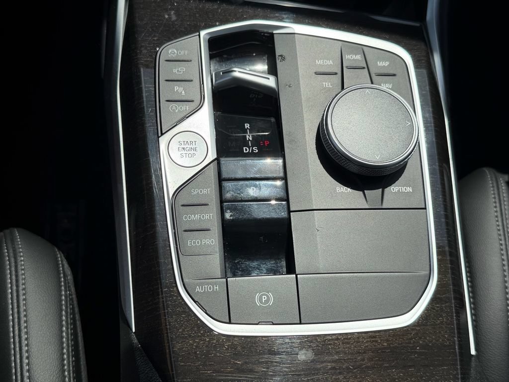 Used 2024 BMW 330i Sedan w/ Convenience Package RWD image 26