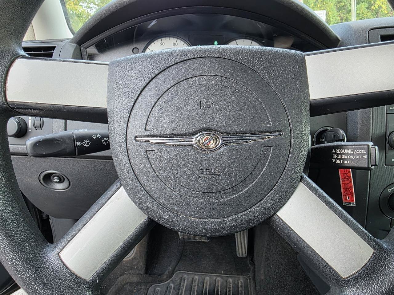 Used 2008 Chrysler 300 LX RWD image 13