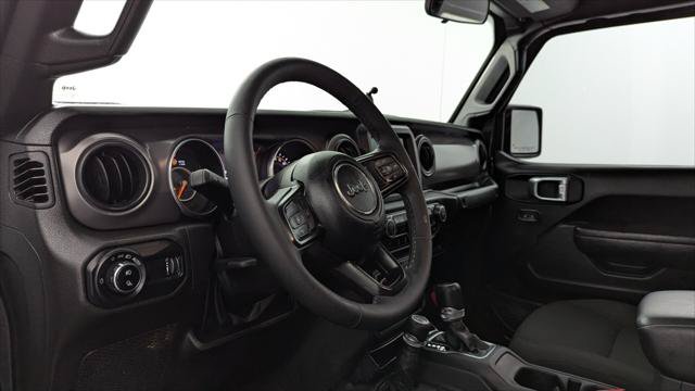 Used 2023 Jeep Gladiator Sport AWD/4WD image 23
