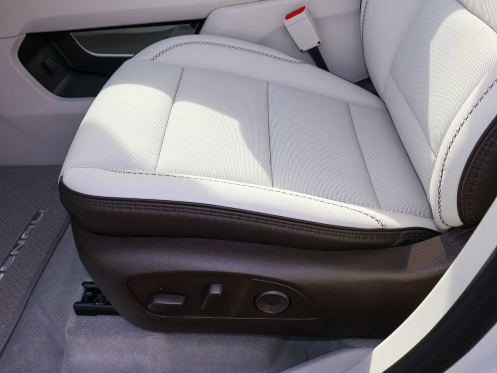 New 2026 GMC Acadia Denali w/ Super Cruise Package image 9