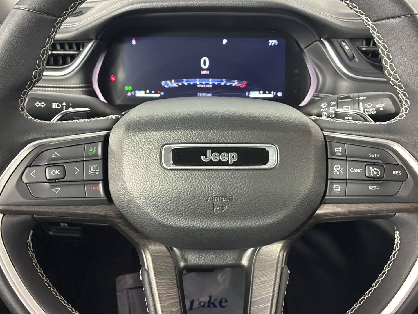 Used 2023 Jeep Grand Cherokee L Limited AWD/4WD image 43