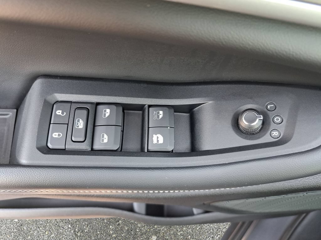 Certified 2023 Jeep Grand Cherokee L Limited AWD/4WD image 29